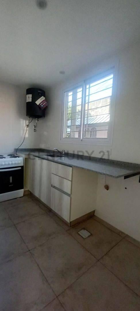 Foto de Dúplex 2 ambientes con jardín y cochera en Tigre centro, imagen 3