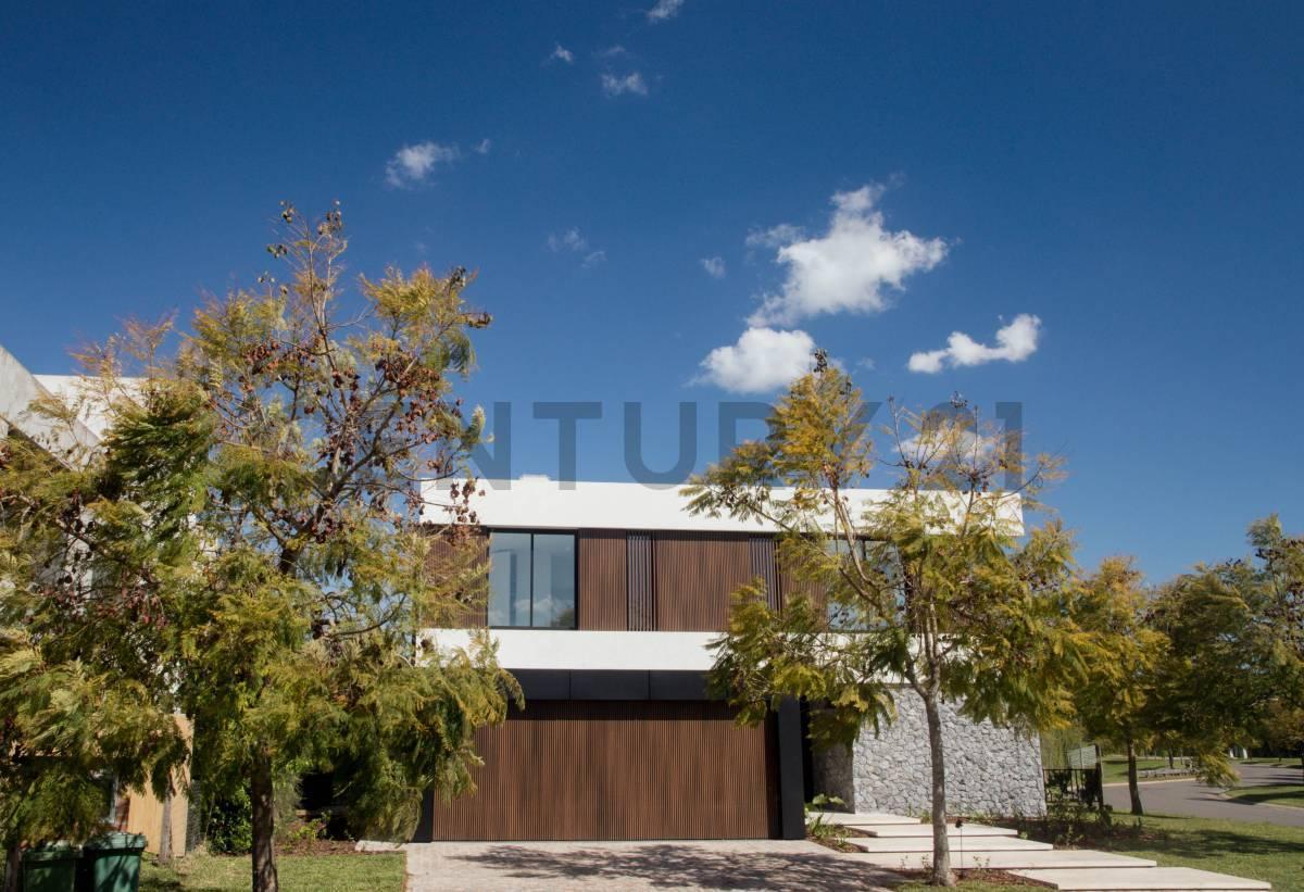 Foto de Venta de exclusiva residencia de lujo en el Barrio El Yacht, Nordelta, imagen 1
