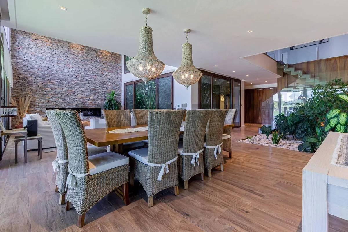 Foto de Casa de Lujo en El Golf Nordelta – Vista Abierta al Golf – Diseño y, imagen 3