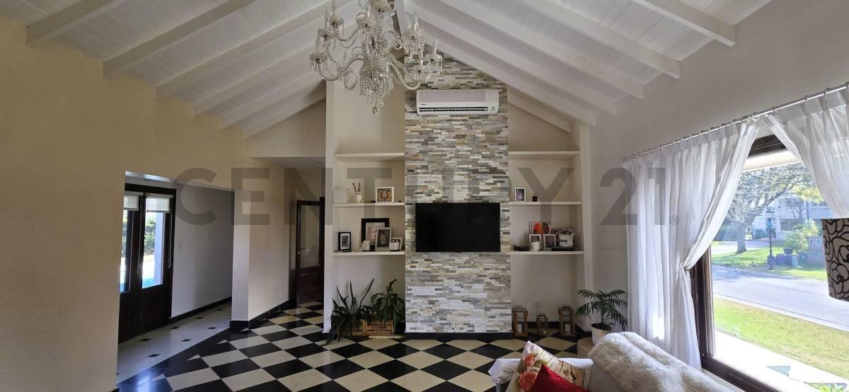 Foto de Venta de casa 7 ambientes en Barrio Santa Barbara - Tigre, imagen 4