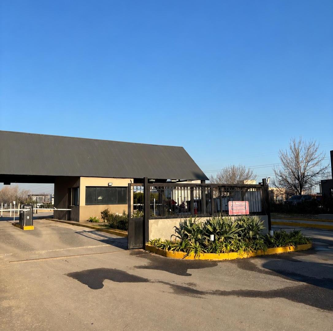 Foto de Lote 857 m² con Fondo a Laguna y Reserva Natural | Club de Campo Manuel, imagen 3