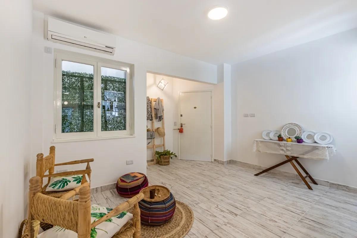 Foto de Venta Departamento 3 Ambientes Reciclado a Nuevo con Balcón – Colegiales, imagen 1