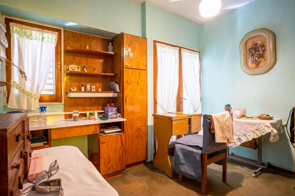 Departamento en un Primer Piso Desarrollado en Esquina 5
