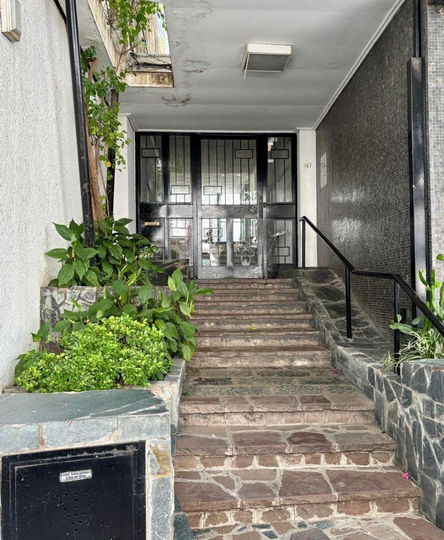 Departamento interno contra-frente, (sin balcón)