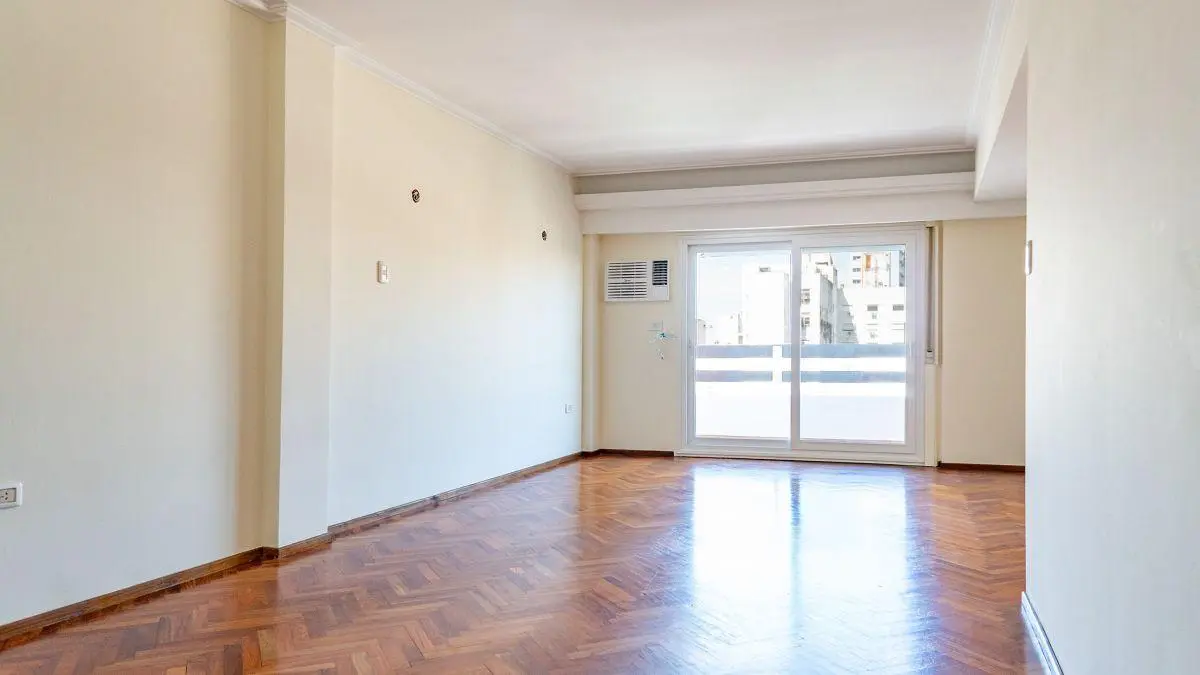 Departamento en piso exclusivo al frente en Barrio Martin 4