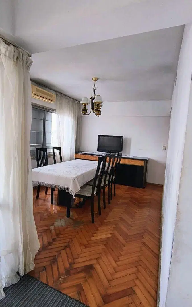 Departamento contra frente con balcòn 2