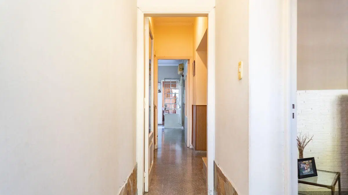 Casa al frente de 2 plantas con cochera 2