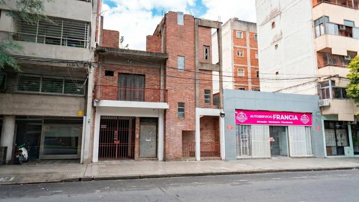 Lote en venta sobre Av. Francia 2