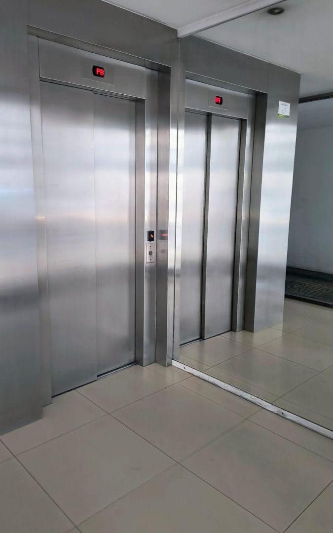 Departamento céntrico al frente con Balcón