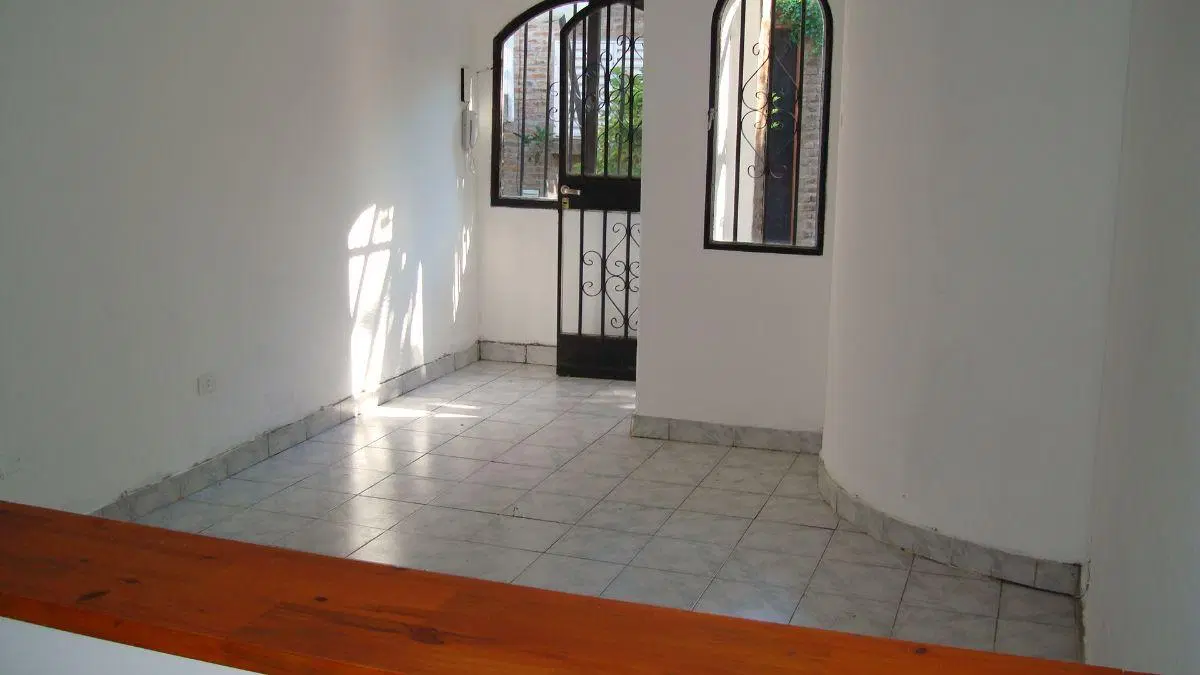 Departamento interno de pasillo 5