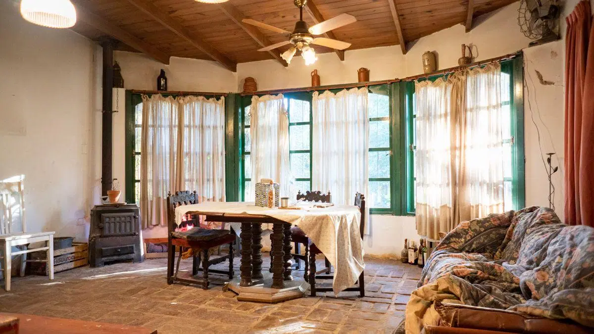 Casa en amplio lote parquizado 2