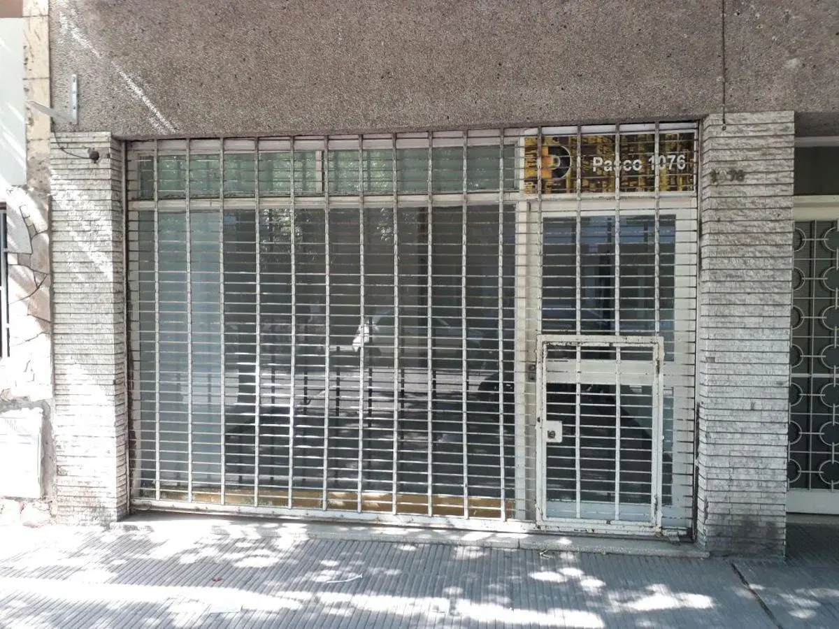 Local al frente en Barrio Abasto 5