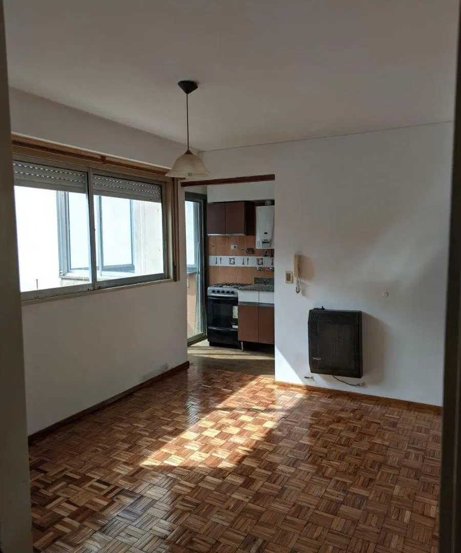 Departamento céntrico contra-frente 4