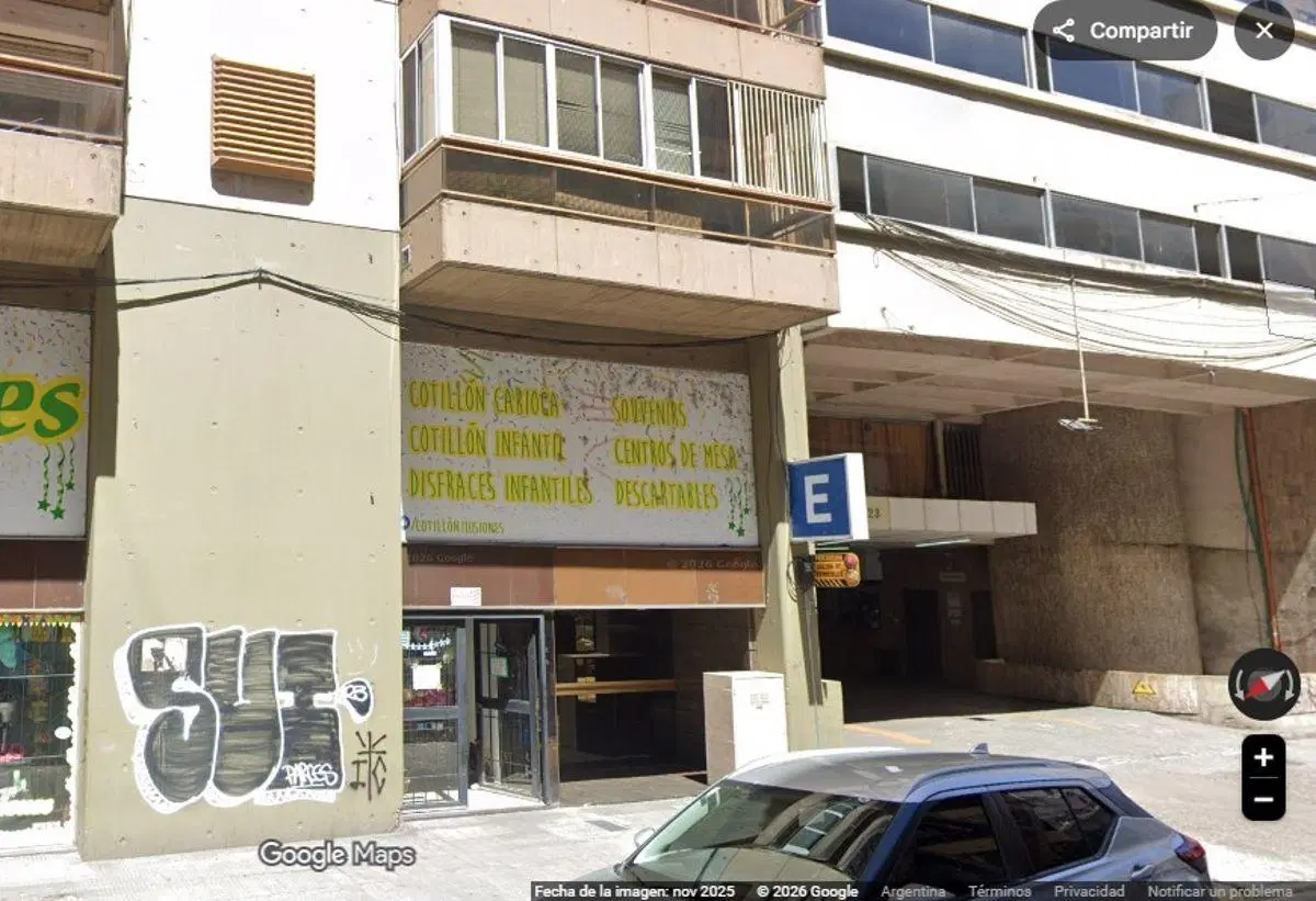 Departamento céntrico contra-frente 1