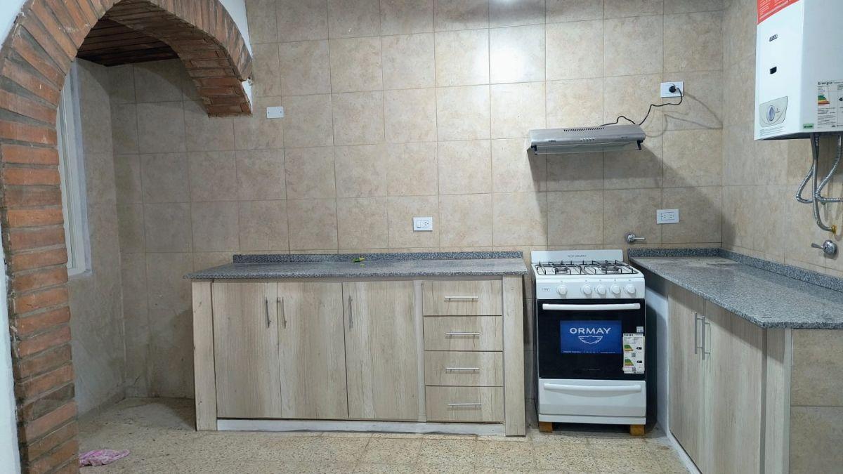 Foto de Casa al frente de 2 plantas, imagen 2