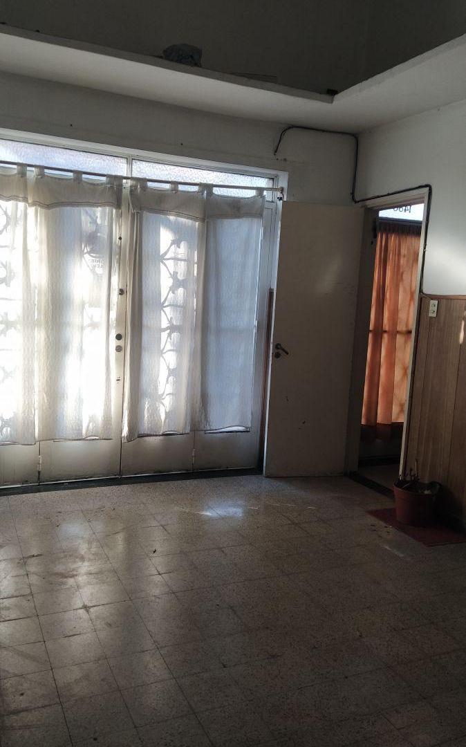 Foto de Casa al frente de 2 plantas con cochera, imagen 3