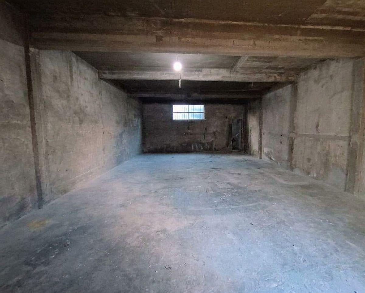 Foto de ALQUILER - GALPON EN UNA UNICA PLANTA - CON TRIFÁSCA Y BAÑO - VILLA, imagen 2