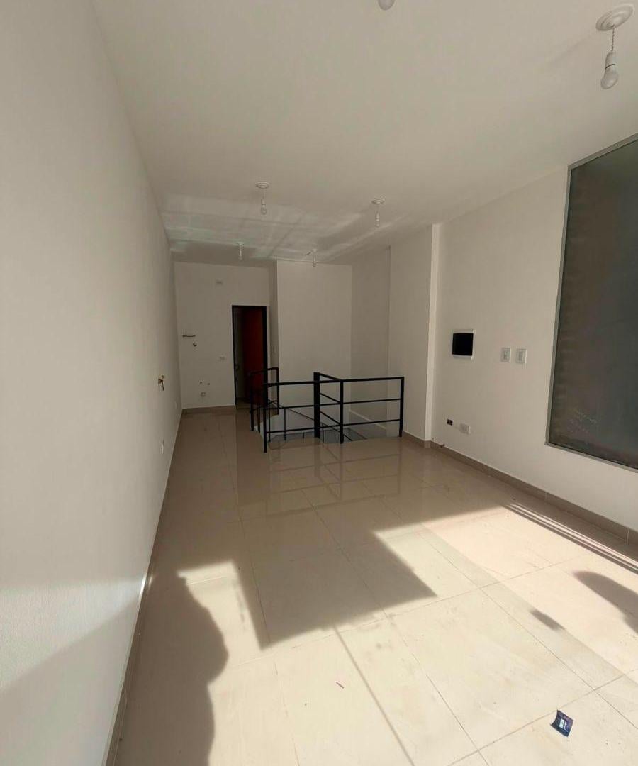 Foto de Local a Estrenar | Av Duarte Quirós 2205, imagen 2