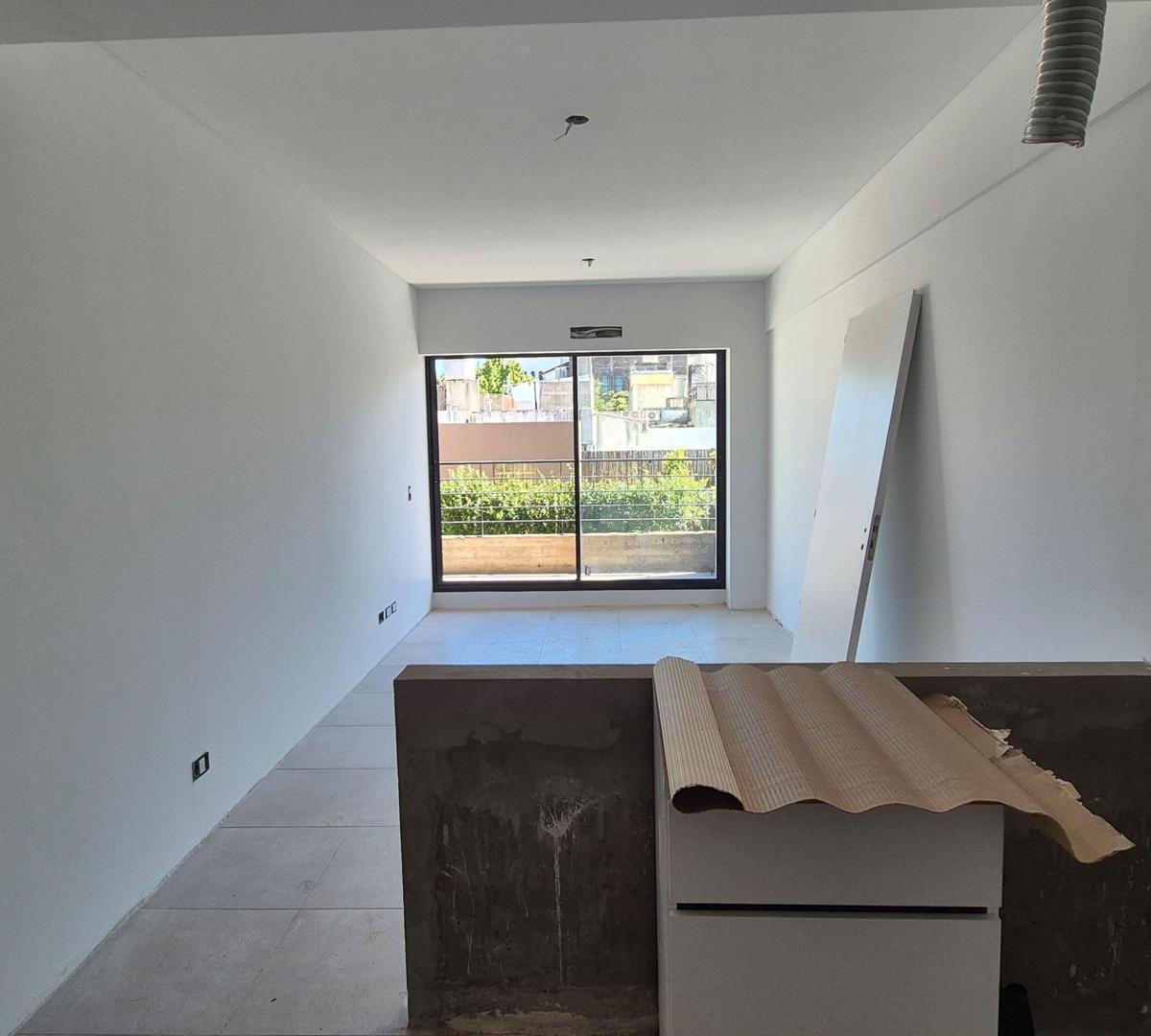 Venta Monoambiente C/ Balcon y Baulera Coghlan Entrega Mayo 1