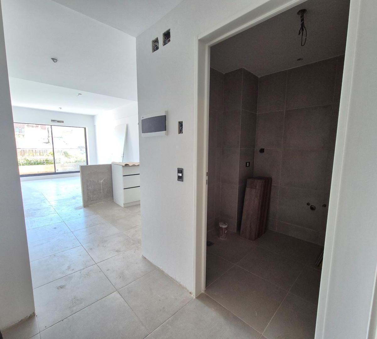 Venta Monoambiente C/ Balcon y Baulera Coghlan Entrega Mayo 5