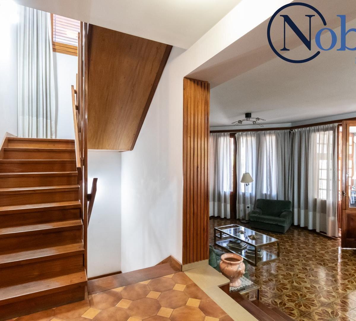 Foto de CASA EN VENTA EN VILLA LUZURIAGA CON QUINCHO/PARQUE/TERRAZA, imagen 2