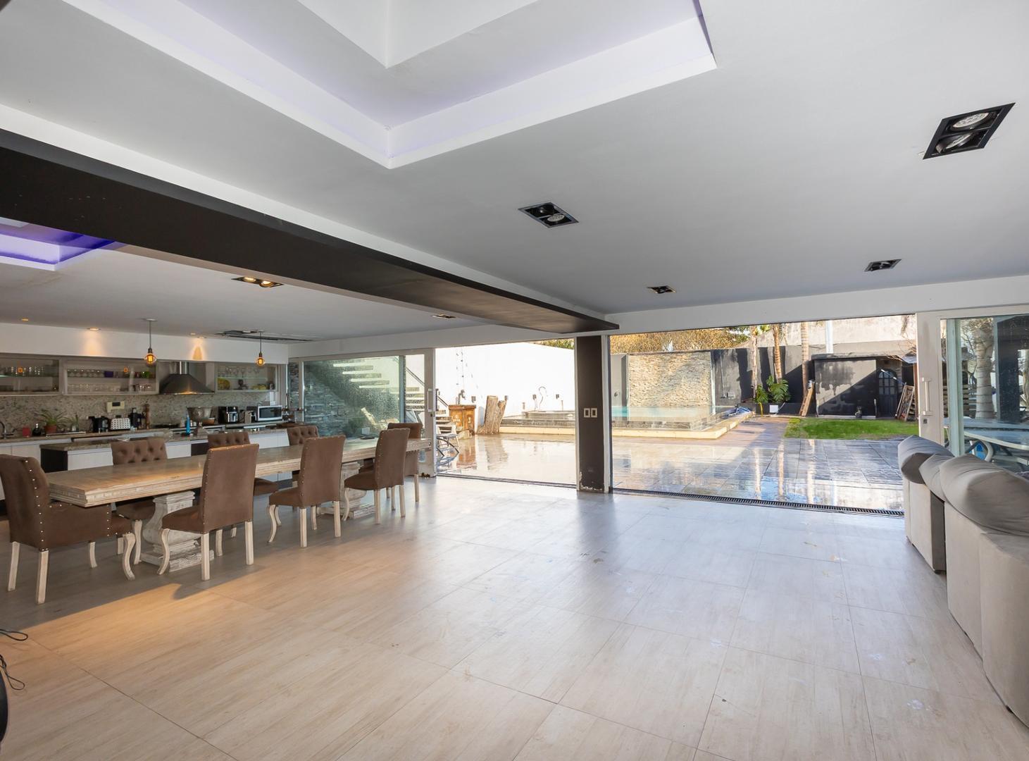 Foto de Alquiler importante casa 10 ambientes en Versalles, imagen 4