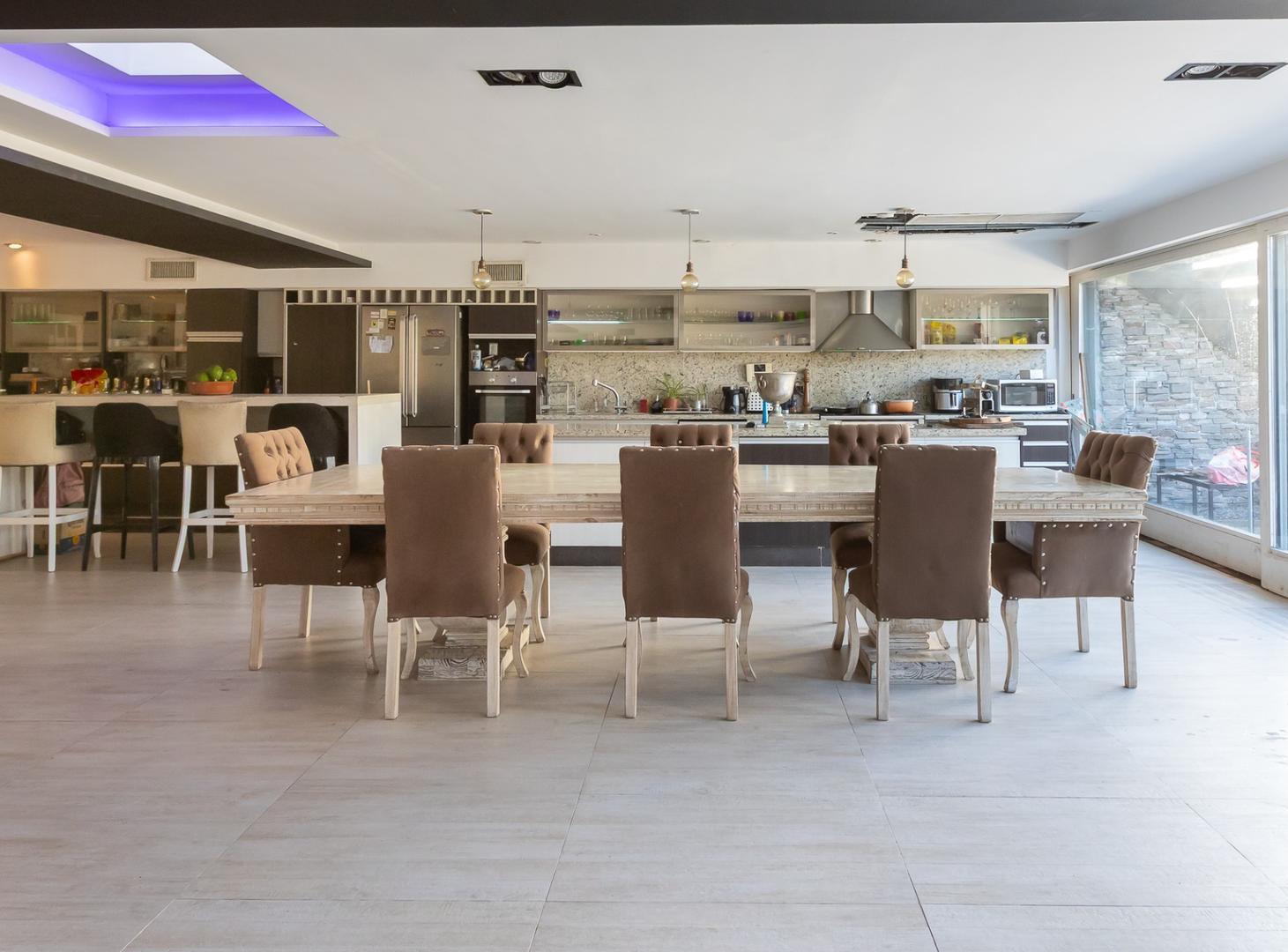 Foto de Alquiler importante casa 10 ambientes en Versalles, imagen 5