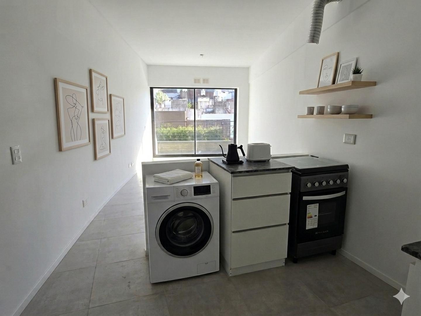 Foto de VENTA MONOAMBIENTE CON BALCON Y BAULERA A ESTRENAR COGHLAN, imagen 2