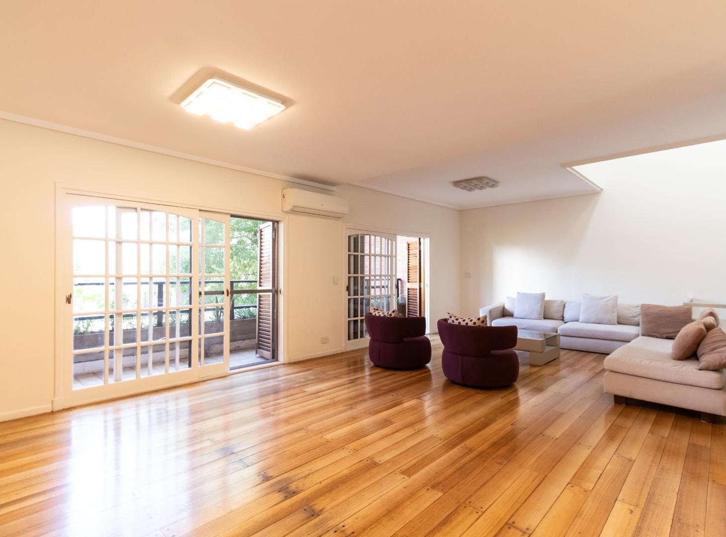 Foto de VENTA CASA CON COCHERA EN BELGRANO R, imagen 2