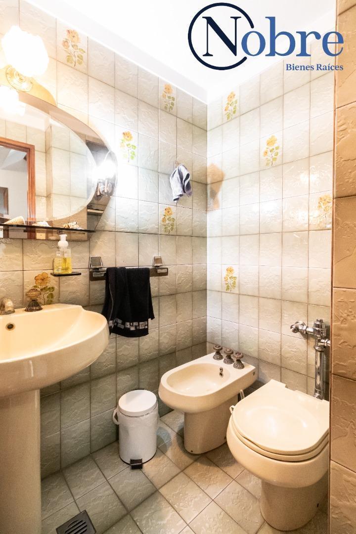 Foto de CASA EN VENTA EN VILLA LUZURIAGA CON QUINCHO/PARQUE/TERRAZA, imagen 4
