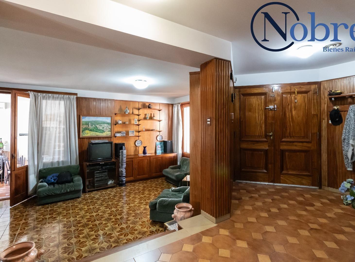 Foto de CASA EN VENTA EN VILLA LUZURIAGA CON QUINCHO/PARQUE/TERRAZA, imagen 5