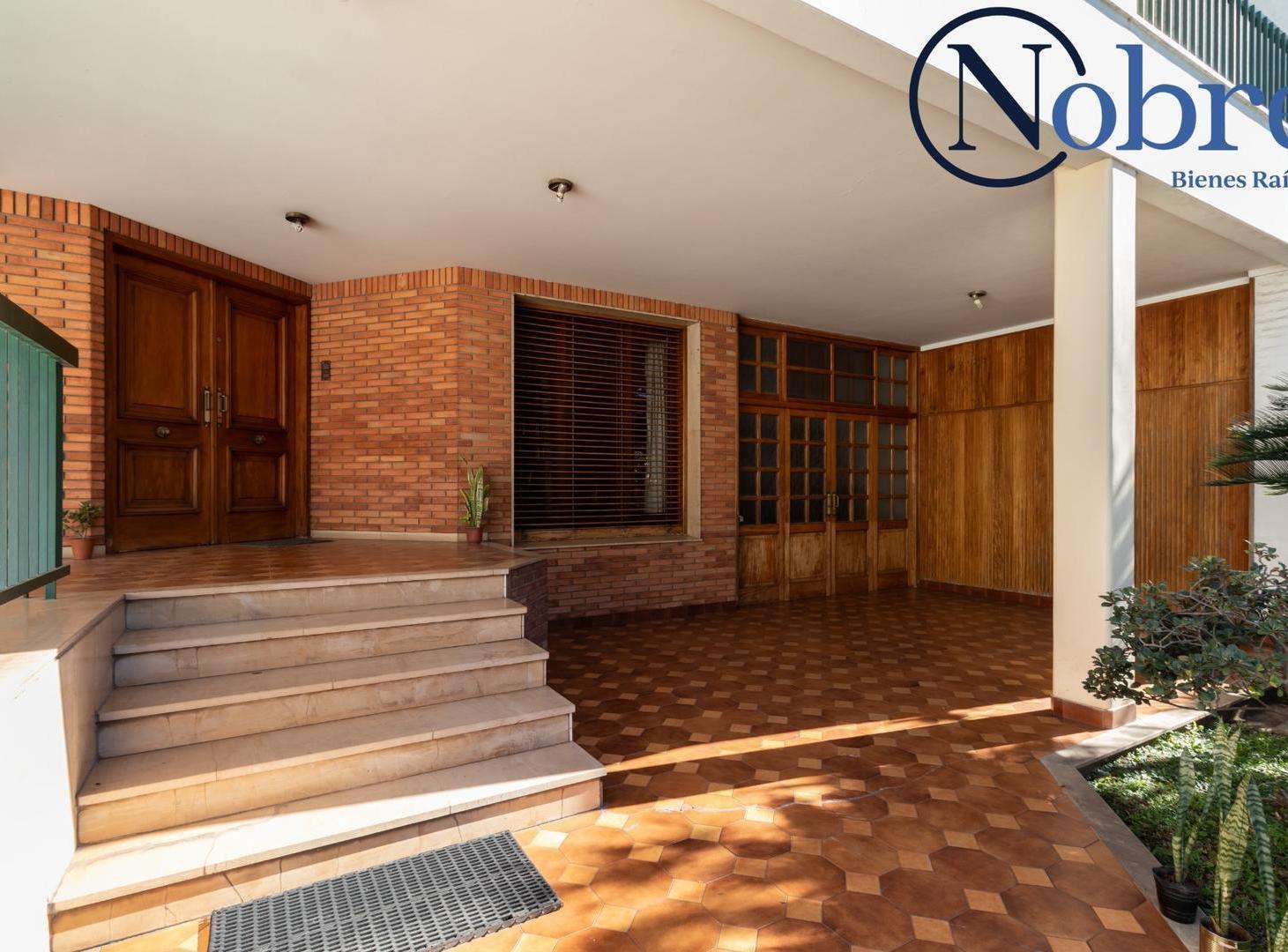 Foto de CASA EN VENTA EN VILLA LUZURIAGA CON QUINCHO/PARQUE/TERRAZA, imagen 3