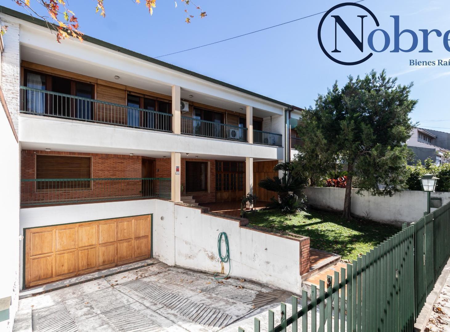 Foto de CASA EN VENTA EN VILLA LUZURIAGA CON QUINCHO/PARQUE/TERRAZA, imagen 1