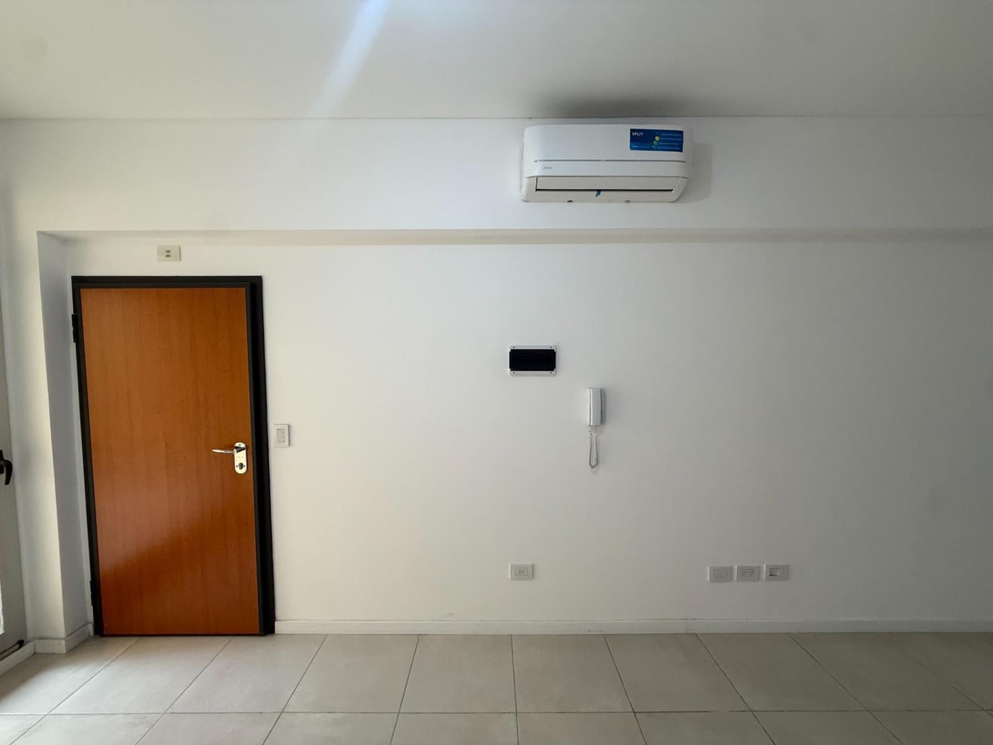 Foto de Venta departamento monoambiente con patio en Recoleta., imagen 1