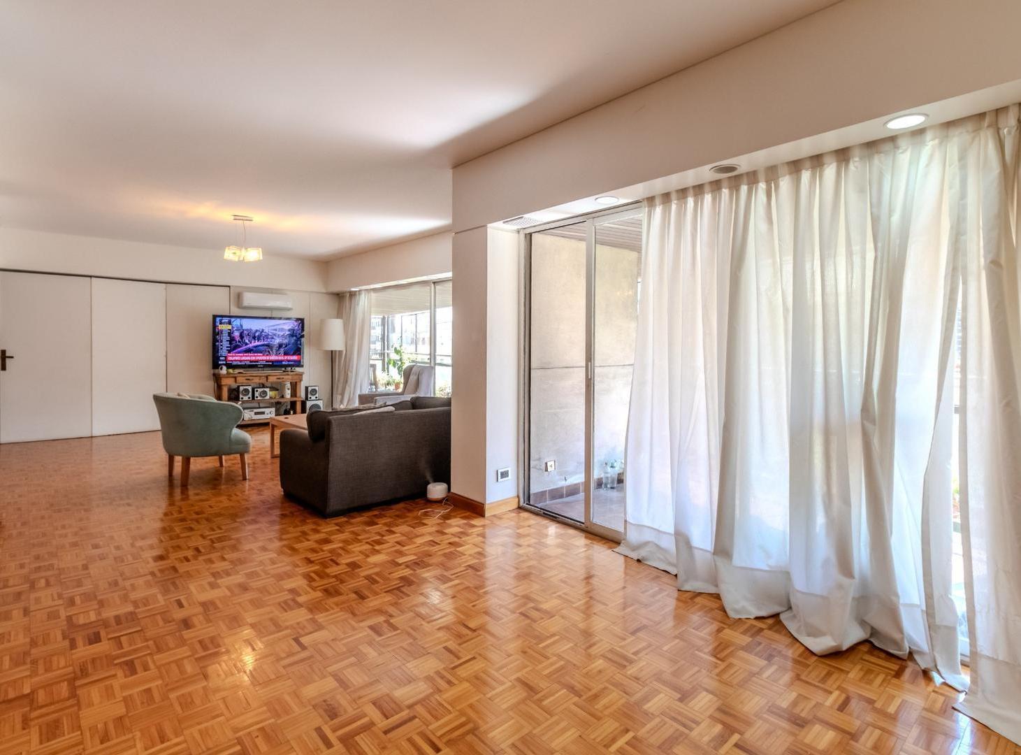 Foto de Venta Departamento 5 Ambientes en Recoleta, imagen 2