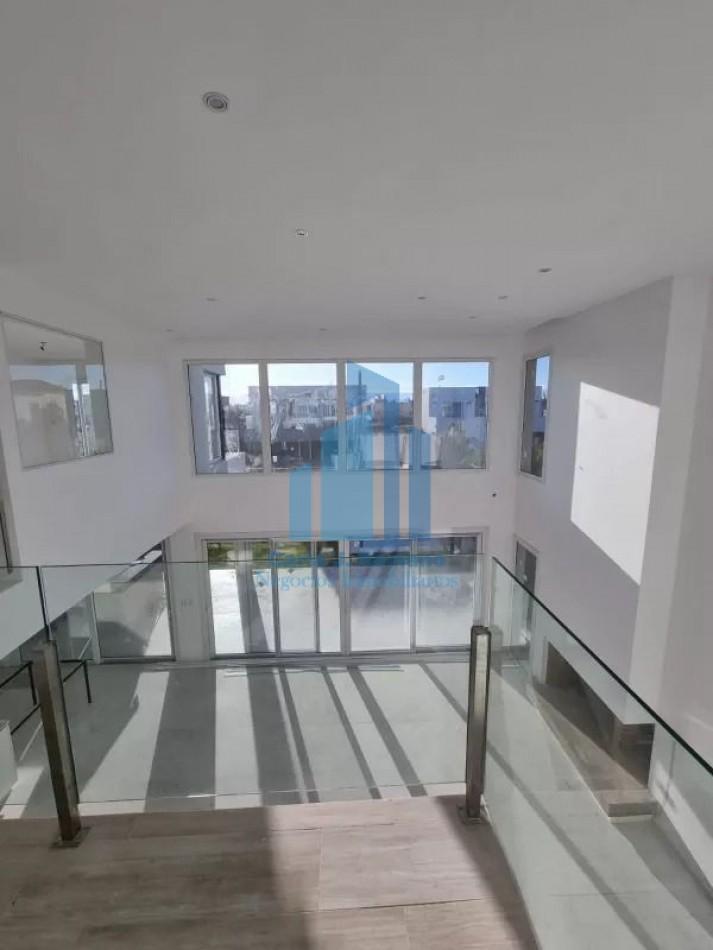 Venta Casa a Estrenar de 5 Ambientes en Nordelta 5