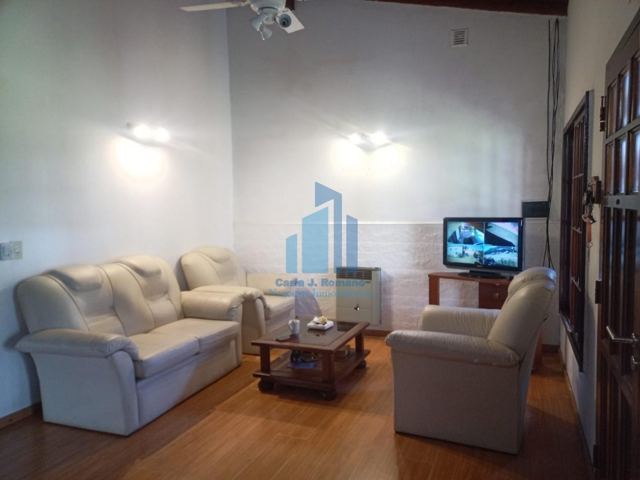 Foto de VENTA CASA 5 AMBIENTES C/ COCHERA EN PILAR, imagen 2