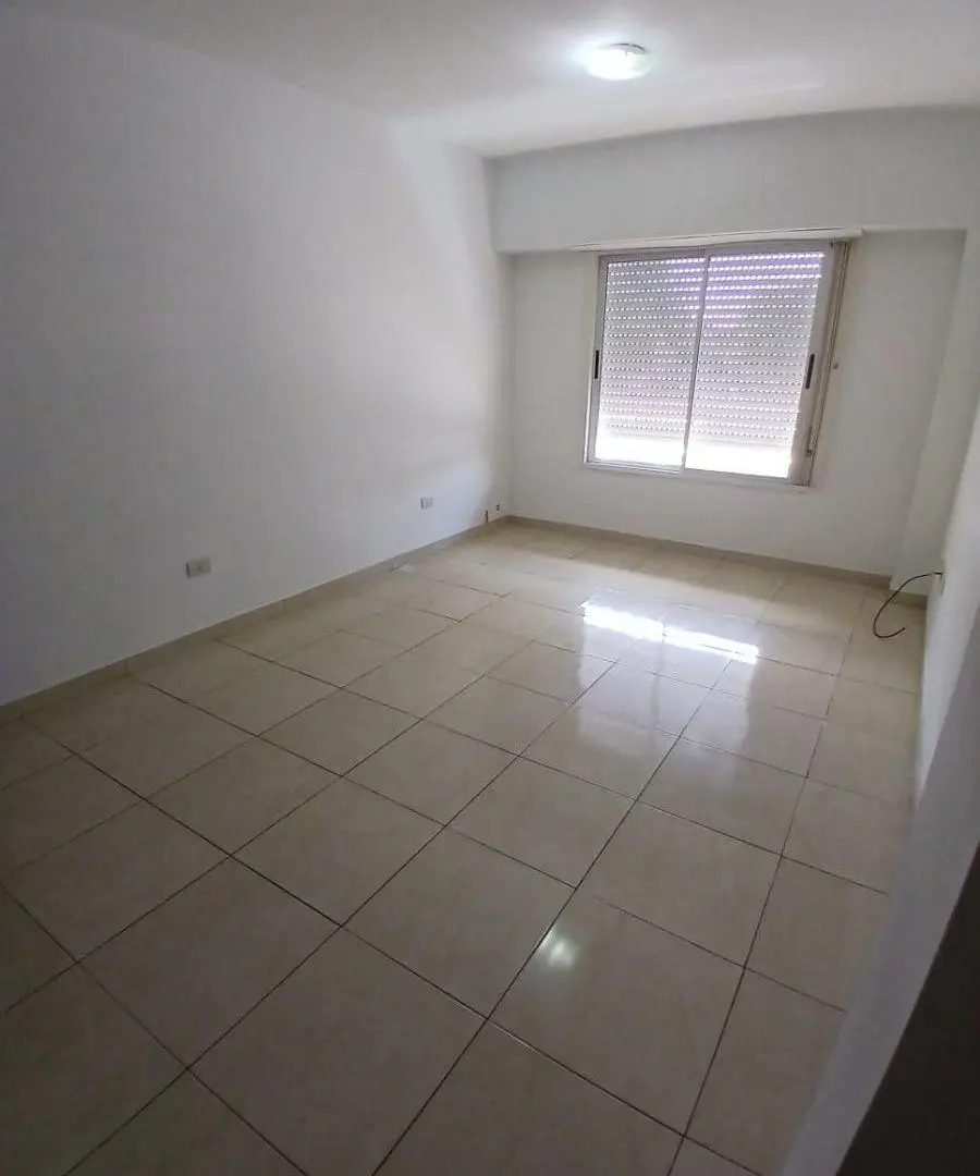 VENTA - DPTO 2 AMB. C/BALCON - ZONA VILLA LUZURIAGA 5