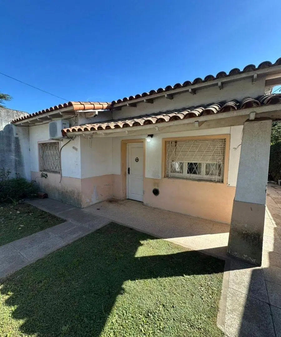 CHALET LOTE PROPIO DE 10 X 35MTS DE 4 AMB. CON FONDO LIBRE - VILLA LUZURIAGA 3