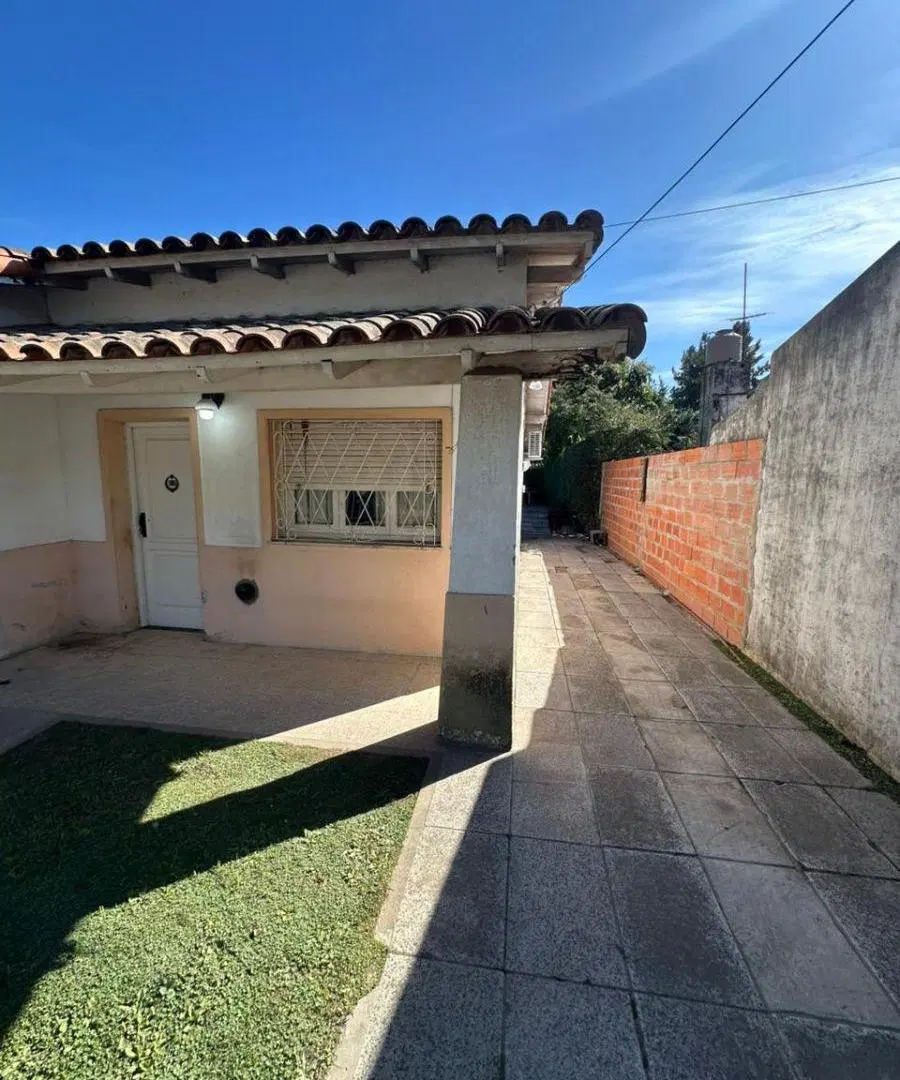 CHALET LOTE PROPIO DE 10 X 35MTS DE 4 AMB. CON FONDO LIBRE - VILLA LUZURIAGA 4