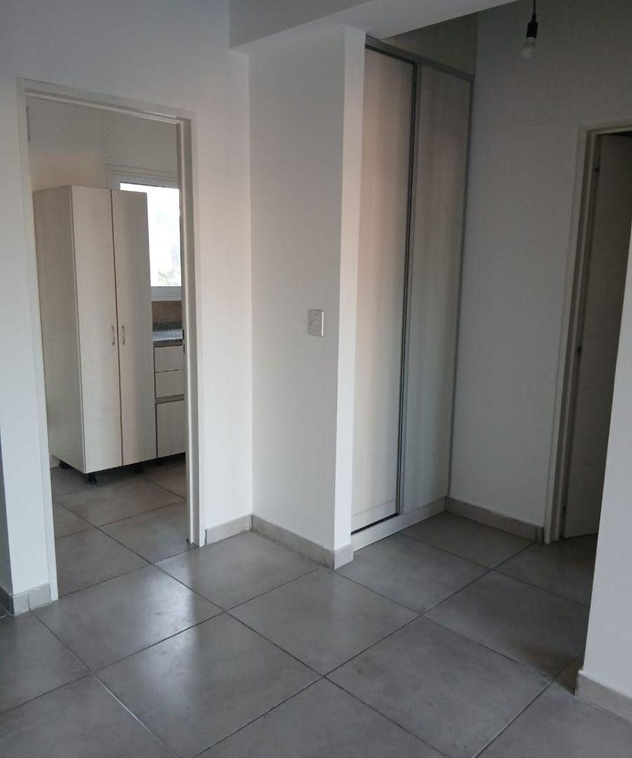 Foto de ALQUILER - DEPARTAMENTO 2 AMB. AL FRENTE - VILLA LUZURIAGA, imagen 5