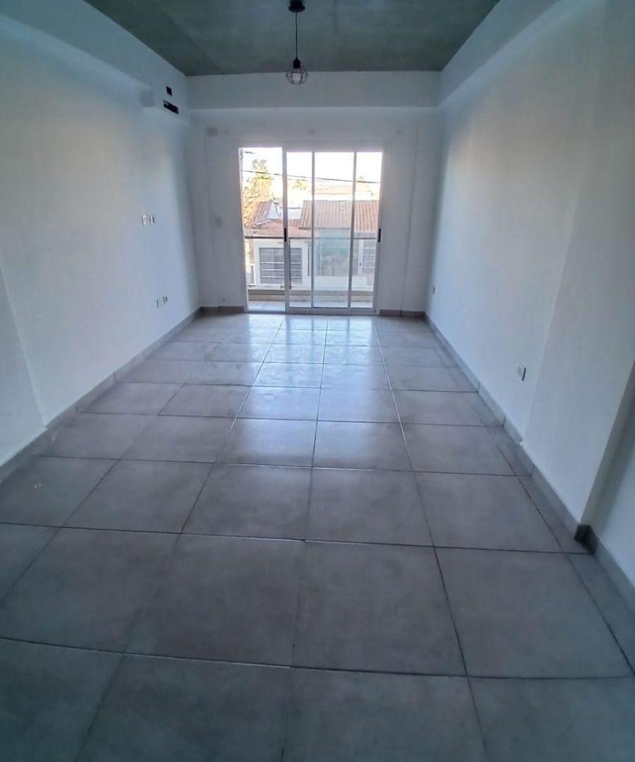 Foto de ALQUILER - DEPARTAMENTO 2 AMB. AL FRENTE - VILLA LUZURIAGA, imagen 4