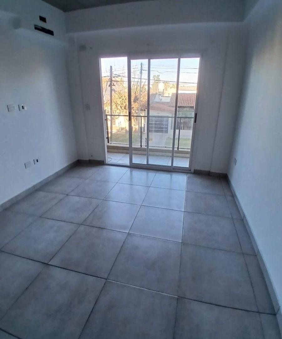 Foto de ALQUILER - DEPARTAMENTO 2 AMB. AL FRENTE - VILLA LUZURIAGA, imagen 2