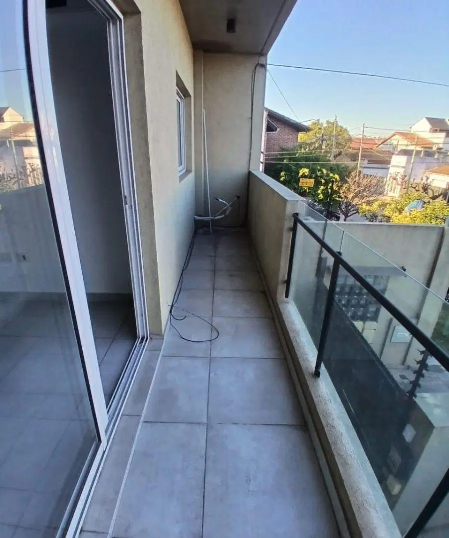 ALQUILER - DEPARTAMENTO 2 AMB. AL FRENTE - VILLA LUZURIAGA 8