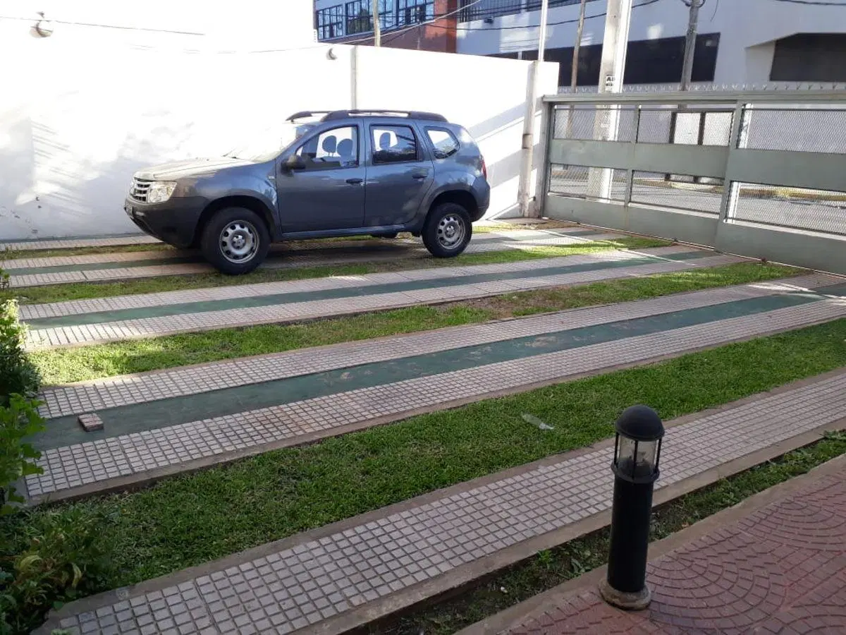 ALQUILER - DEPARTAMENTO DE 3 AMB. C/COCHERA - RAMOS MEJIA 1