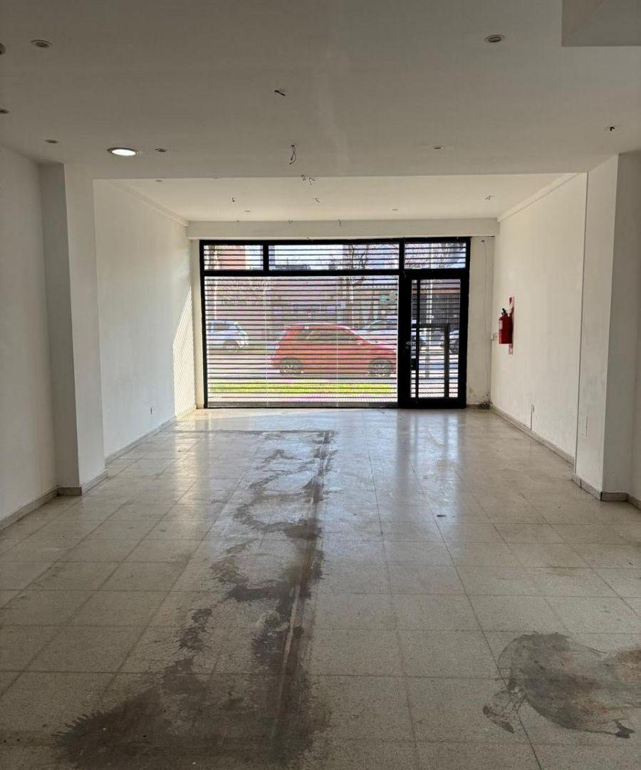 Foto de ALQUILER - LOCAL COMERCIAL DE 54 MTS CUB. ZONA VILLA LUZURIAGA, imagen 5