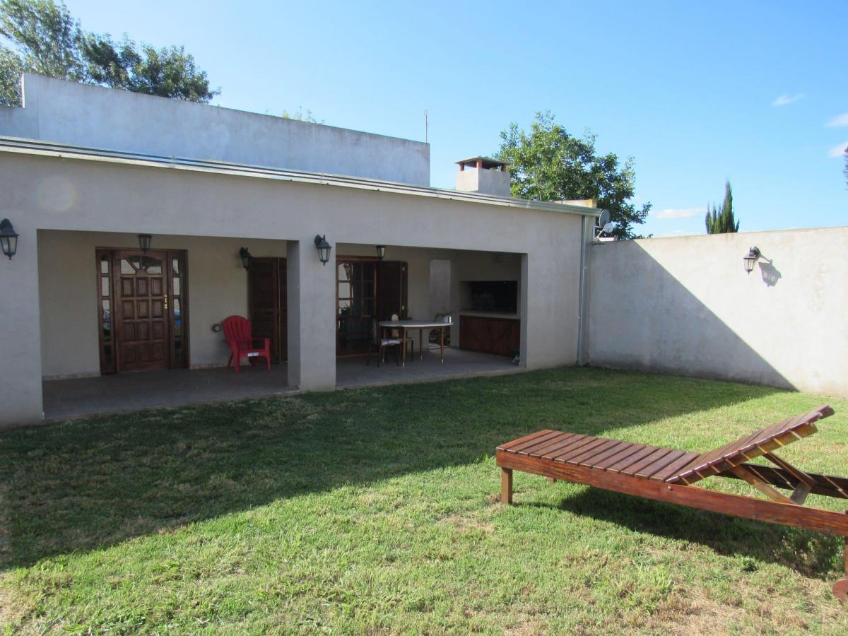 Casaquinta Rivadavia 2355 (Esquina 544) 4