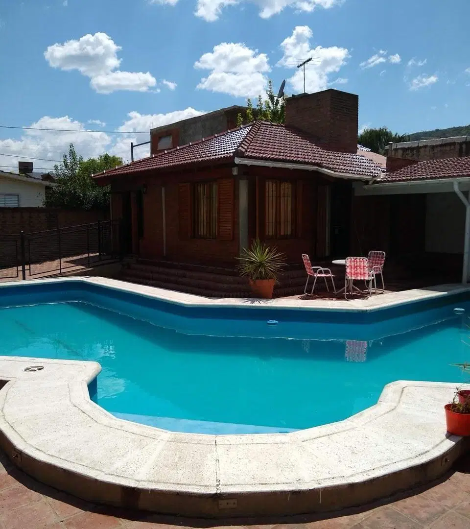 VENDO CABAÑA EN CARLOS PAZ CON PISCINA 4