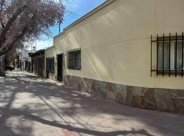 INKASA INMOBILIARIA - ALQUILA CASA EN QUINTA SECCION 1