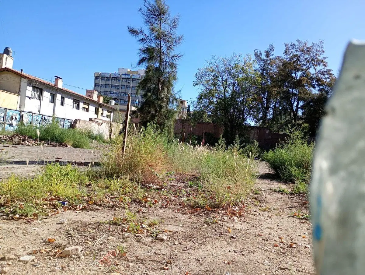 INKASA INMOBILIARIA - VENDE LOTE EN EXCELENTE UBICACION EN CAPITAL 2